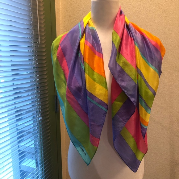 Liz Claiborne Accessories - 3/$25 Vintage Liz Claiborne Scarf Bright Print